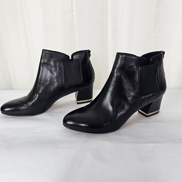 Vince Camuto Signature black leather ankle bootie metallic heel Size 7 - Picture 1 of 10